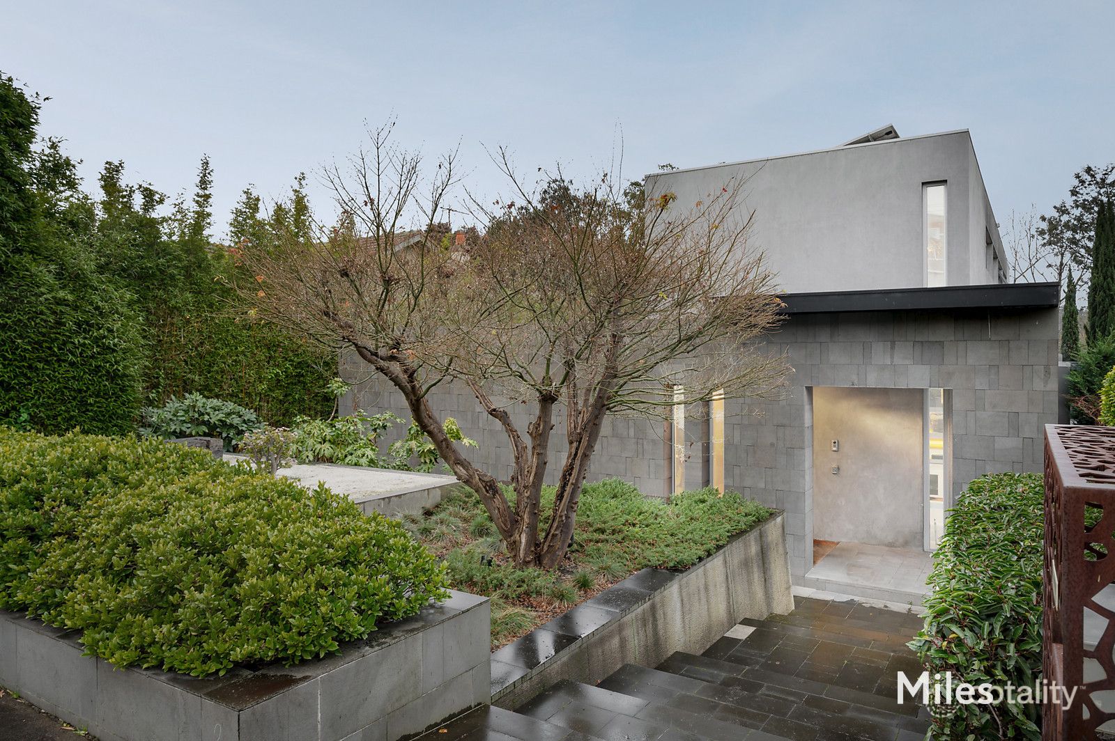 2 Thoresby Gr, Ivanhoe, VIC 3079