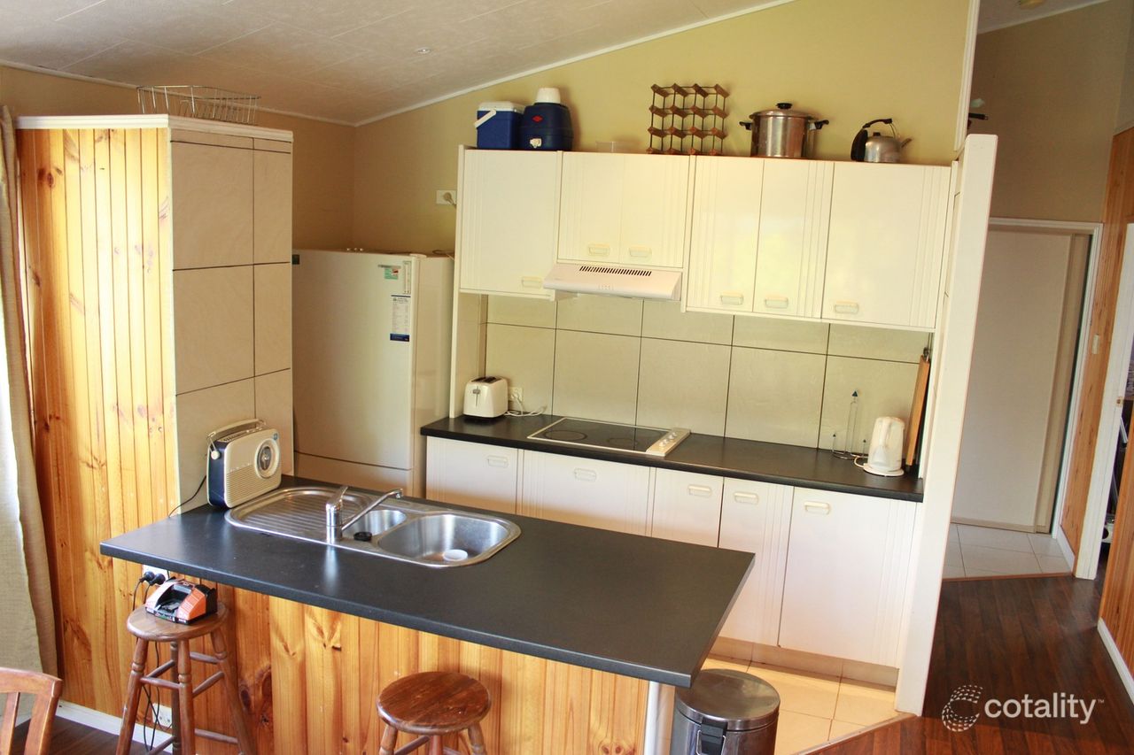 25 Eastern Rd, Macleay Island, QLD 4184