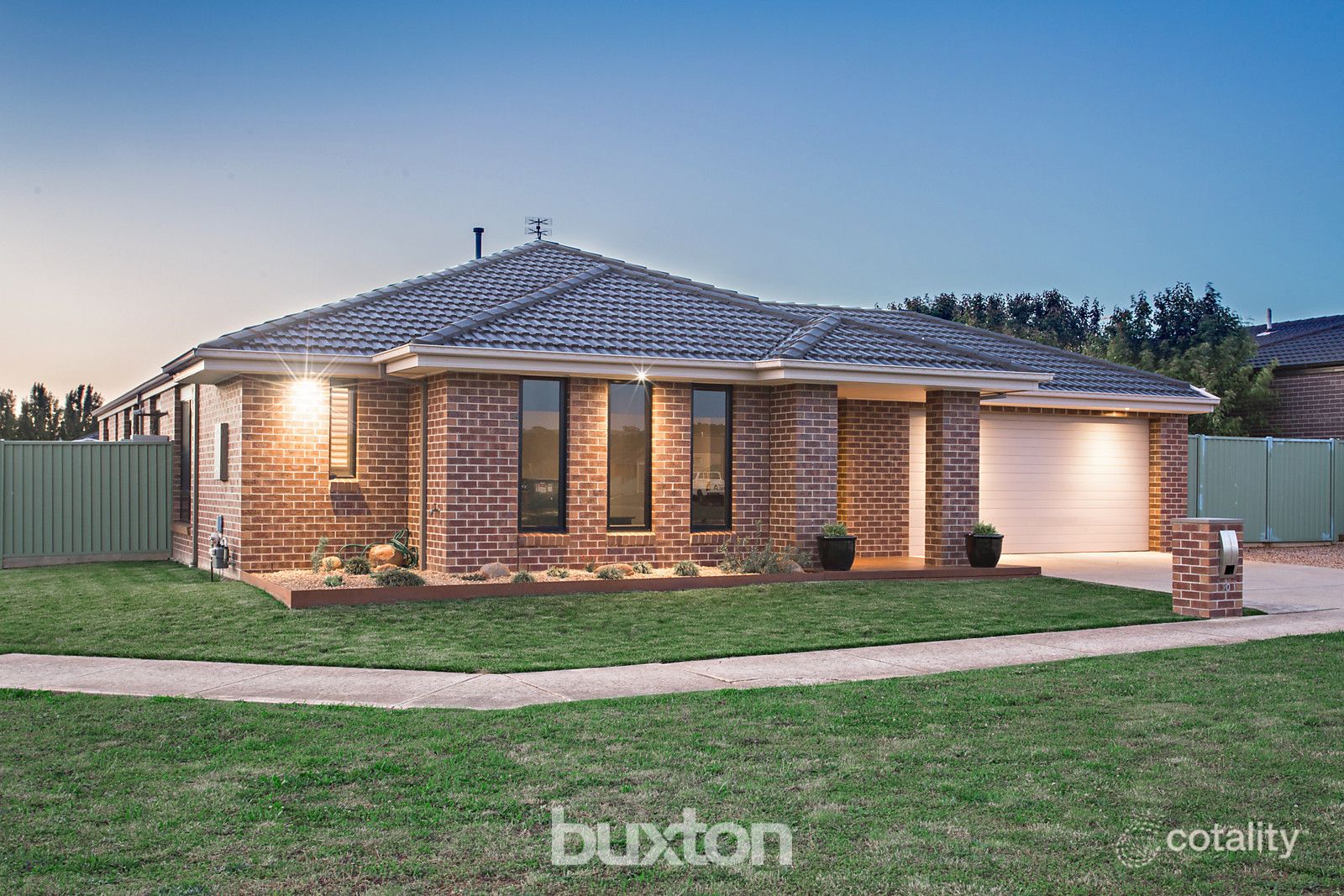 90 Waterford Dr, Miners Rest, VIC 3352