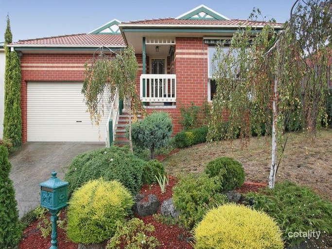 23 Yarraridge Dr, Chirnside Park, VIC 3116
