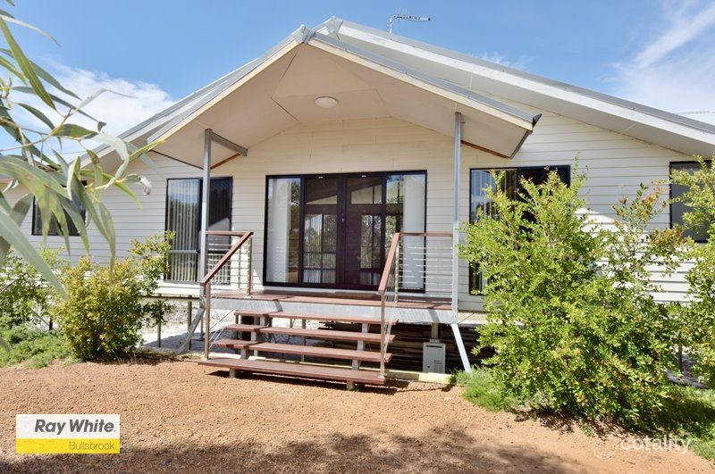 11 Fraser Cl, Muchea, WA 6501