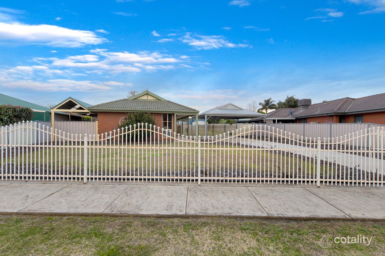 9 Dundee Dr, West Wodonga, VIC 3690