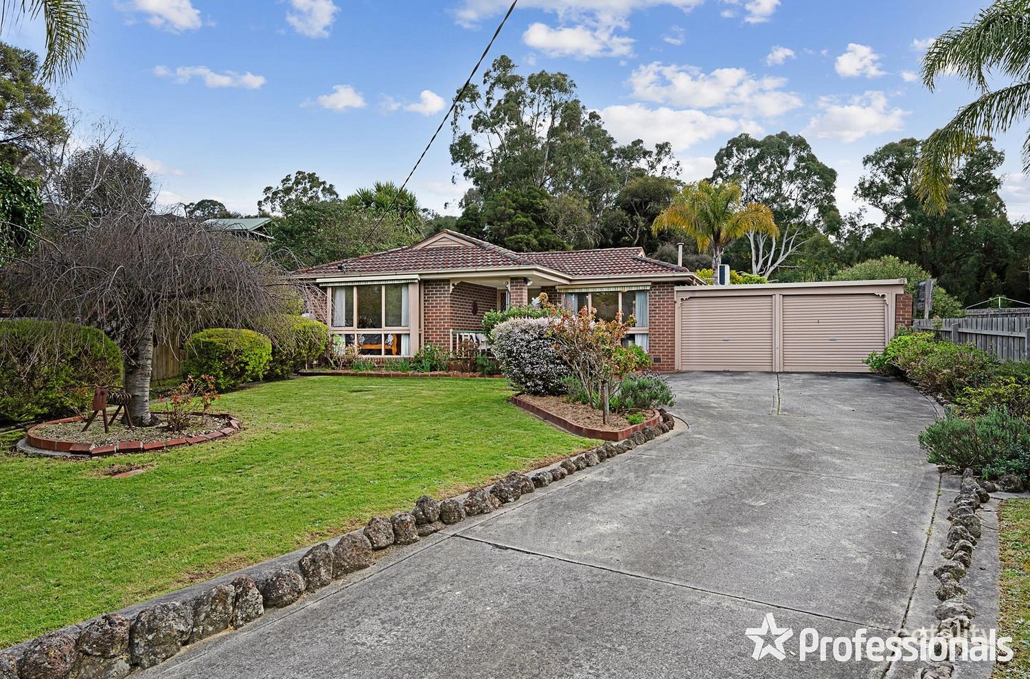 7 Nambour Dr, Mooroolbark, VIC 3138