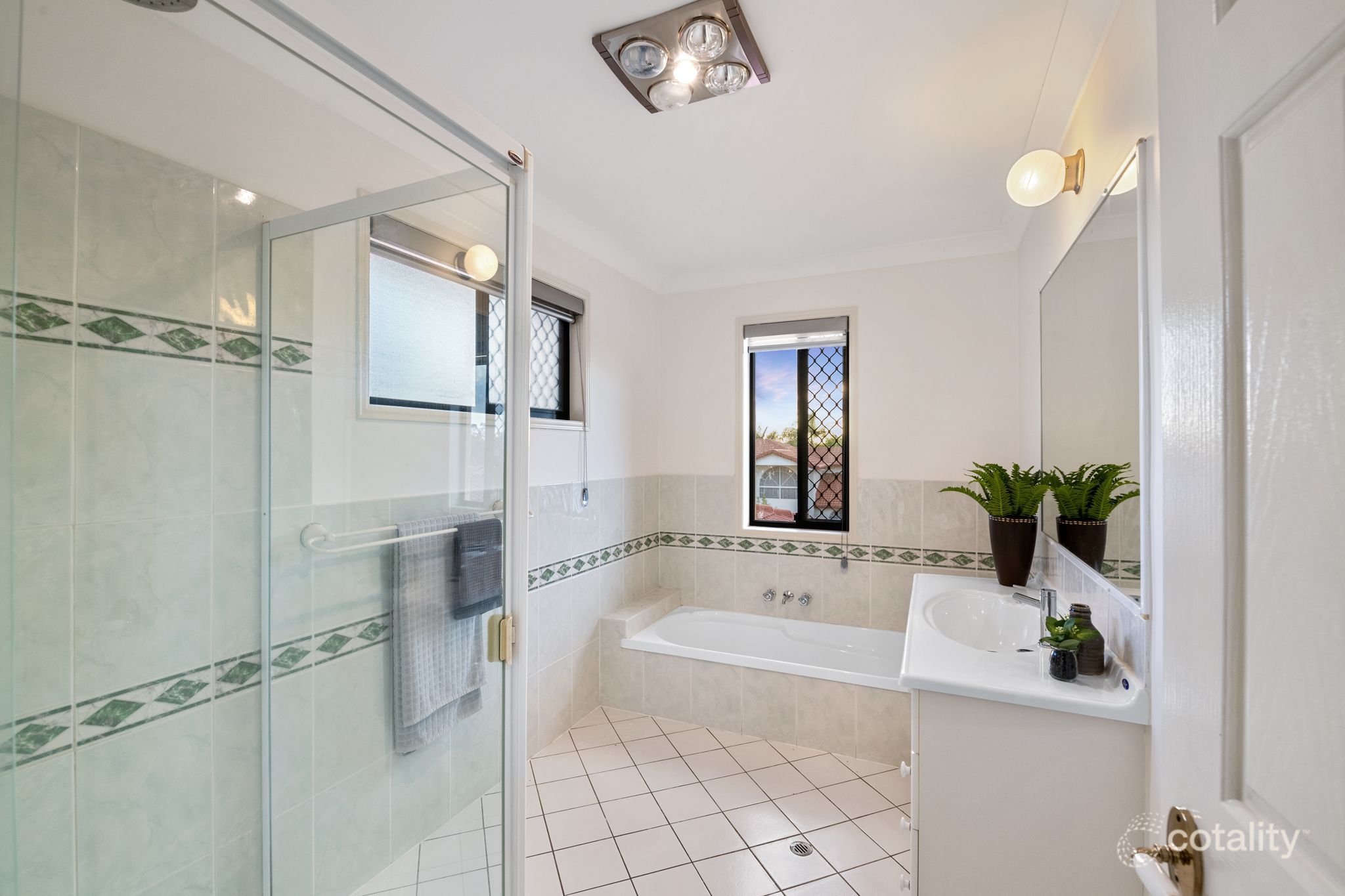 2 Yorkshire Pl, Stretton, QLD 4116