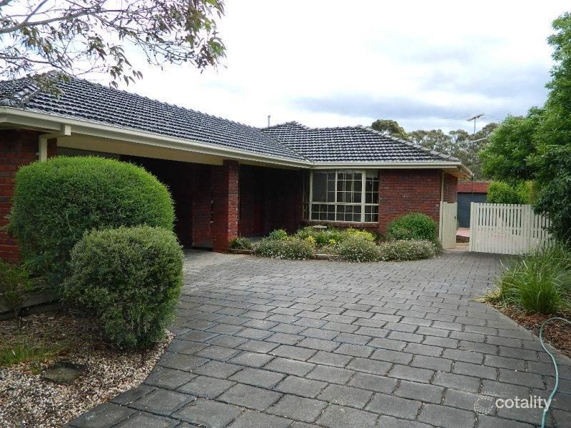 49 Campaspe Cres, Brookfield, VIC 3338