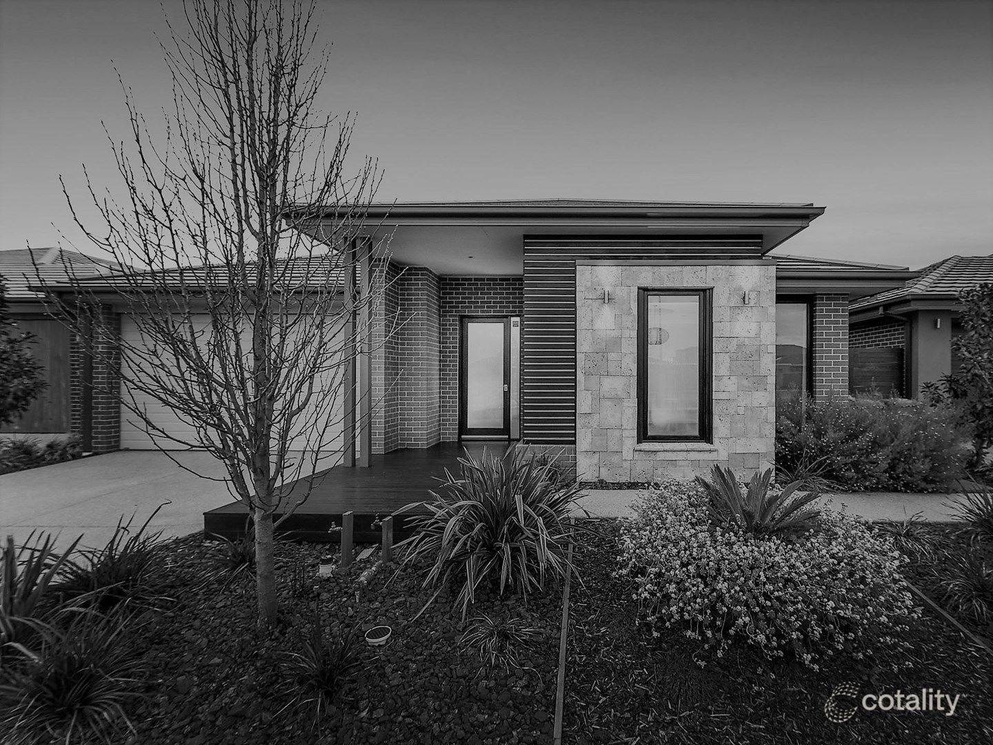 34 Flowerbloom Cres, Clyde North, VIC 3978