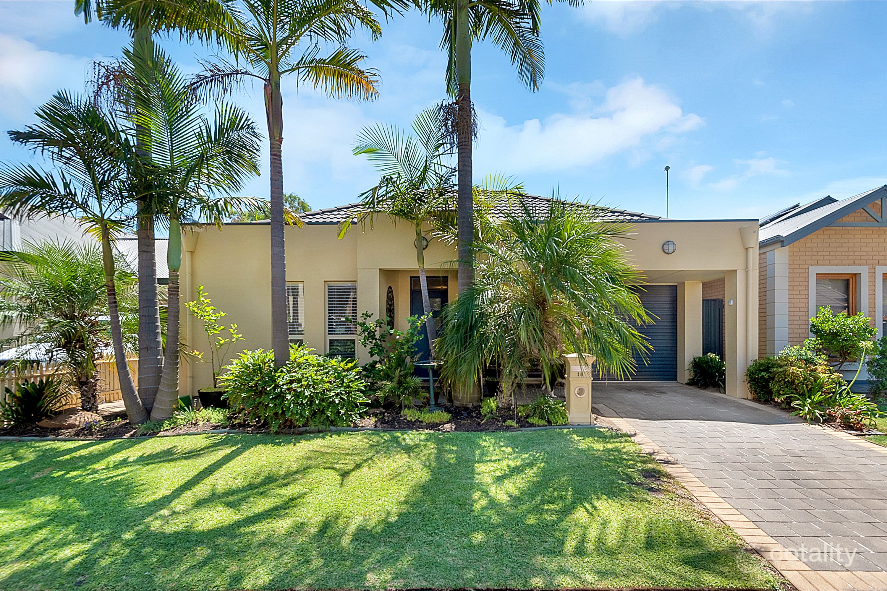 16 Creekview Dr, Mawson Lakes, SA 5095