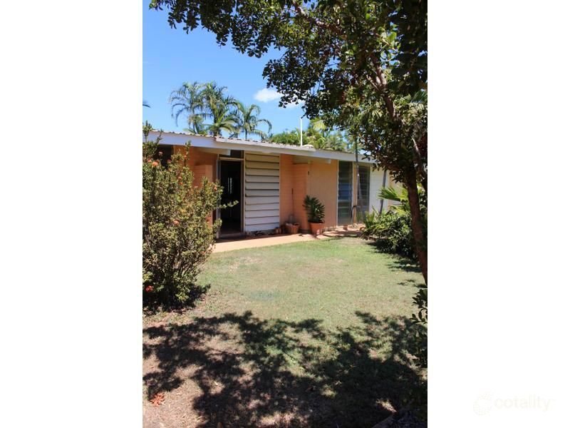 1 Pinaroo Ct, Rocky Point, QLD 4874