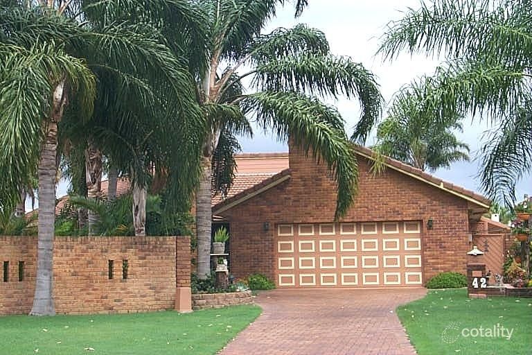 42 Drayton Tce, Mermaid Waters, QLD 4218