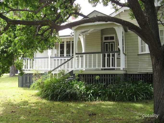 68 Greenup St, Stanthorpe, QLD 4380