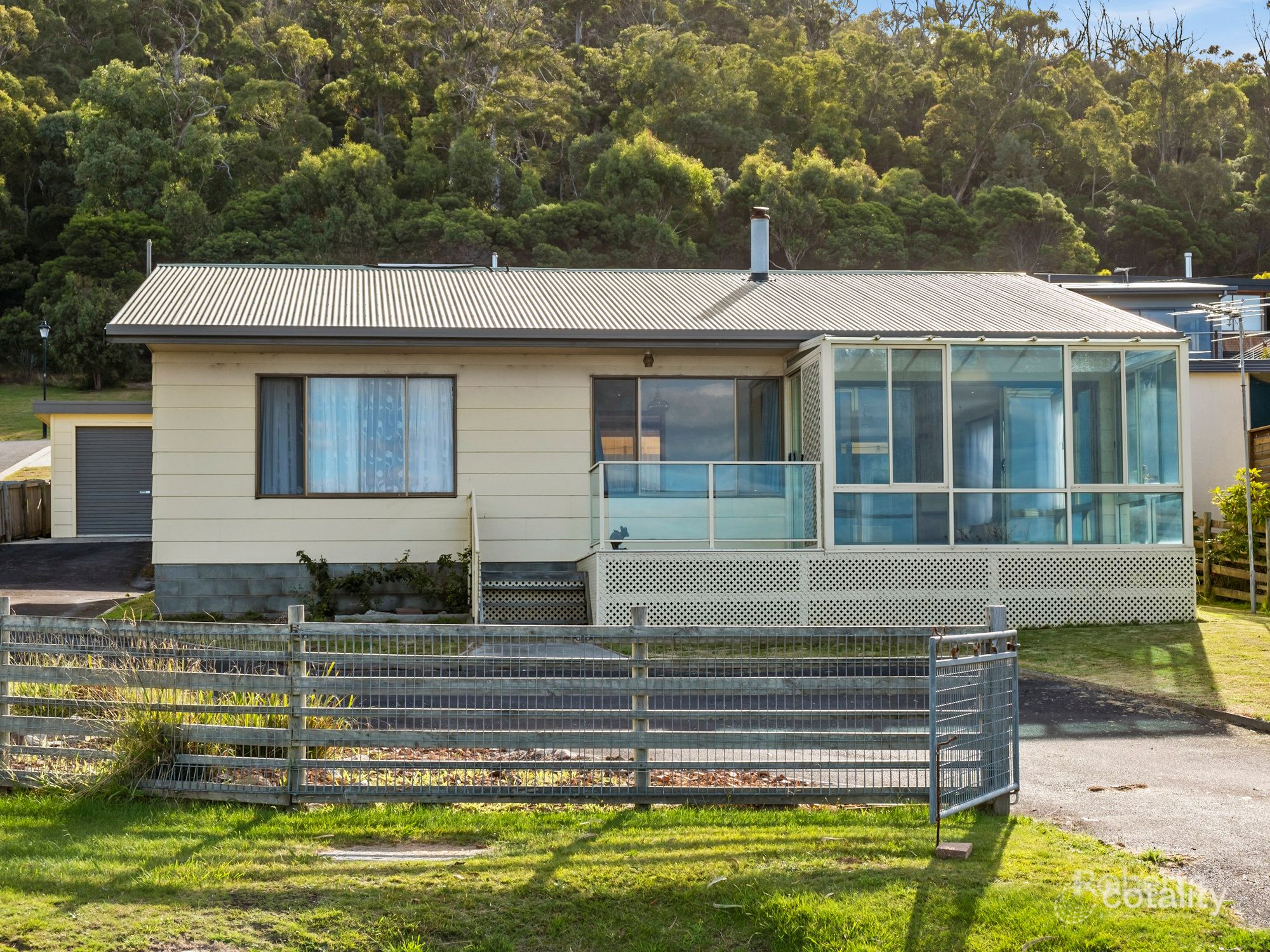 140 Tasman Hwy, Bicheno, TAS 7215