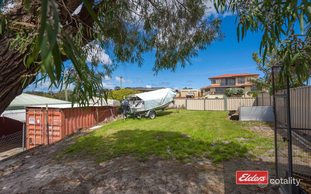 2 Wilson St, Little Grove, WA 6330
