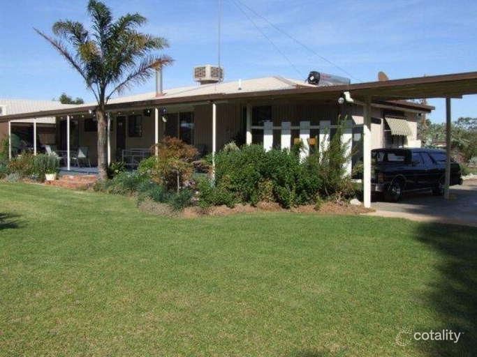 32 Bolton St, Jerilderie, NSW 2716