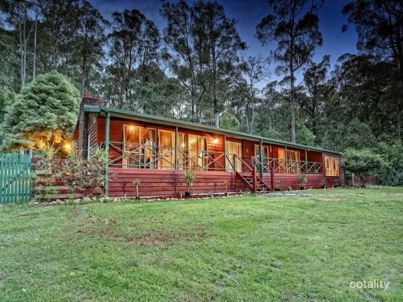 10 Stone Rd S, Gembrook, VIC 3783
