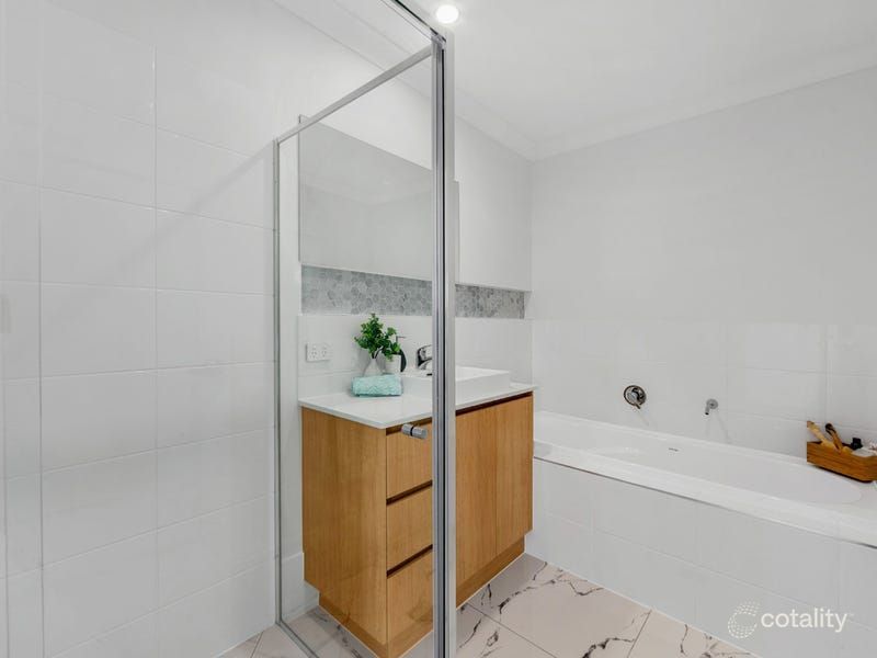 74 Honeyeater Cres, Moggill, QLD 4070