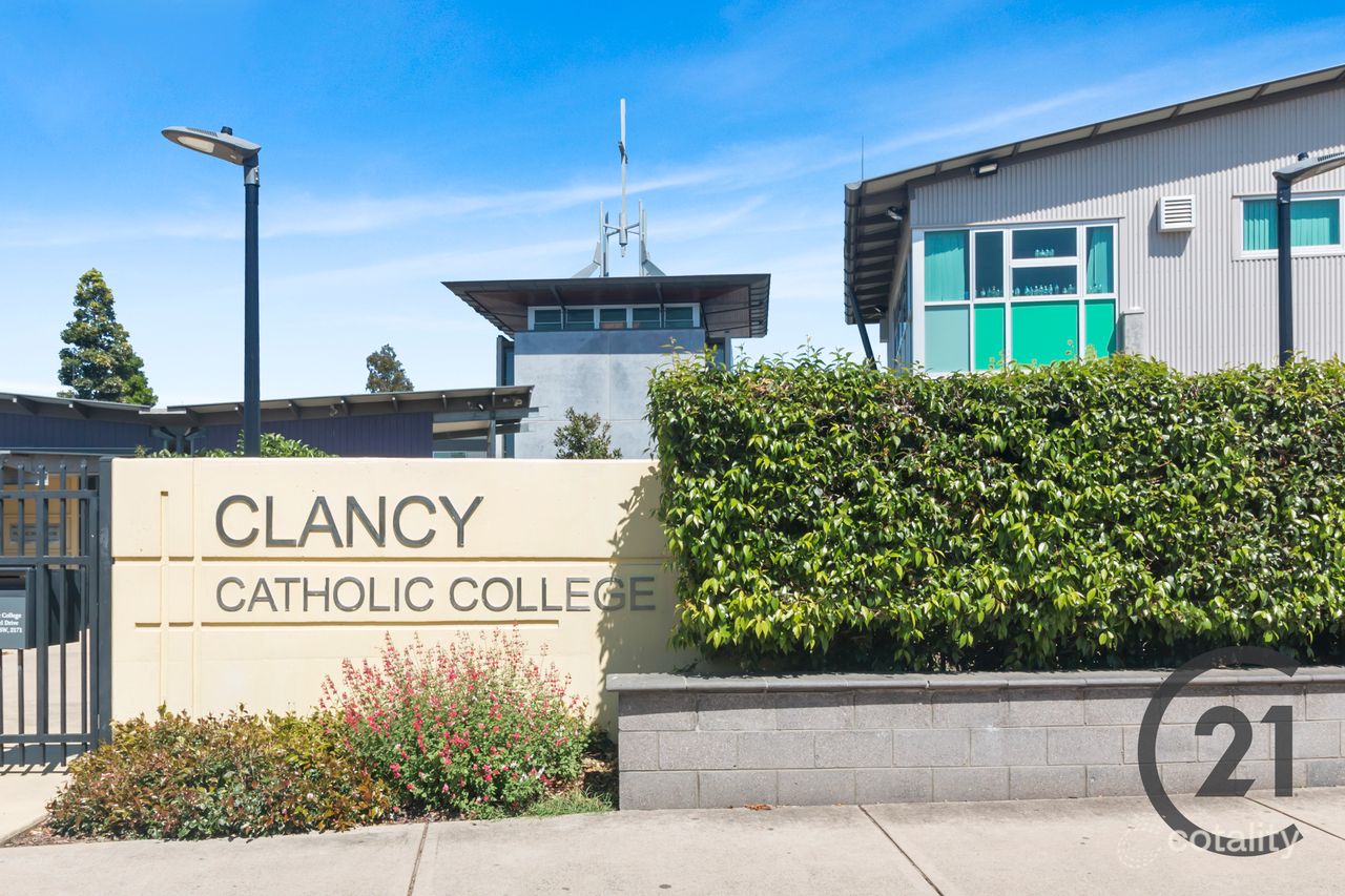 200 Carmichael Dr, West Hoxton, NSW 2171