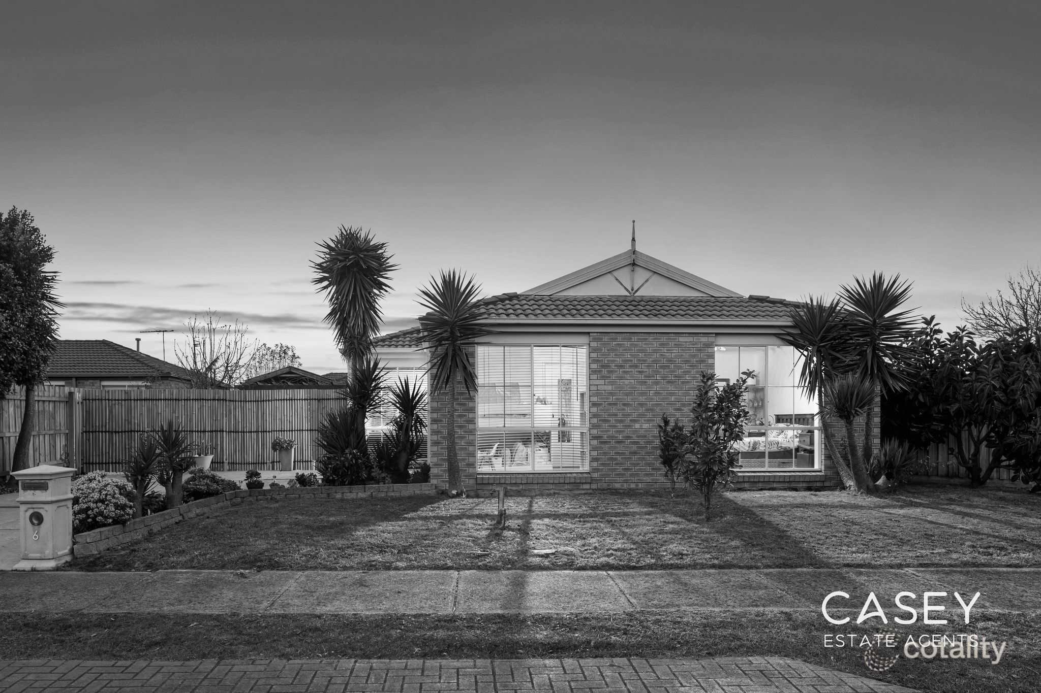 6 Taldra Pl, Cranbourne West, VIC 3977