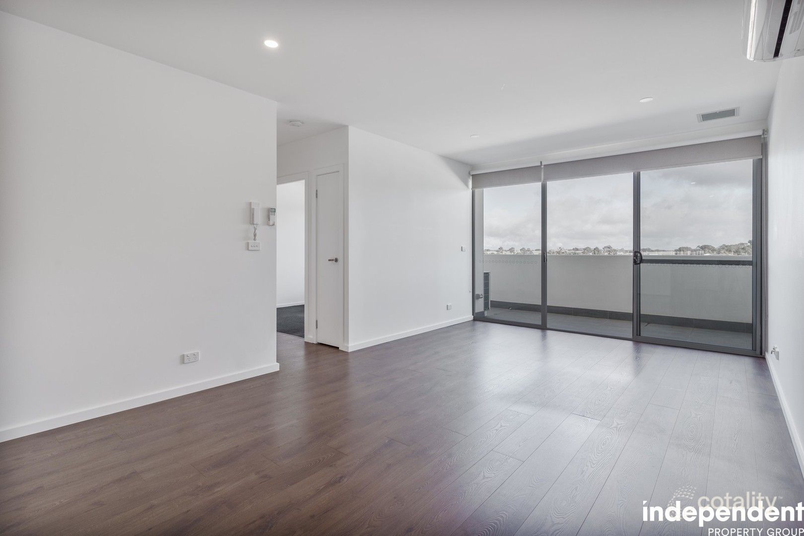 24/2 Manning Clark Cres, Franklin, ACT 2913