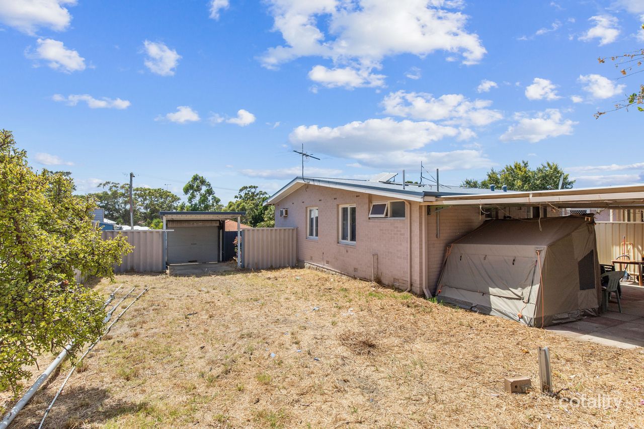 26b Roydon Way, Girrawheen, WA 6064