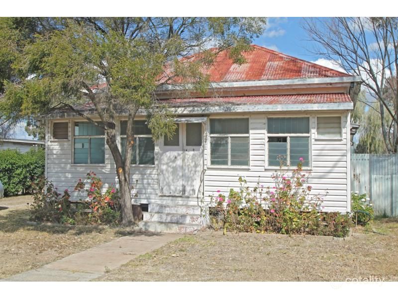 8 Edward St, Warwick, QLD 4370