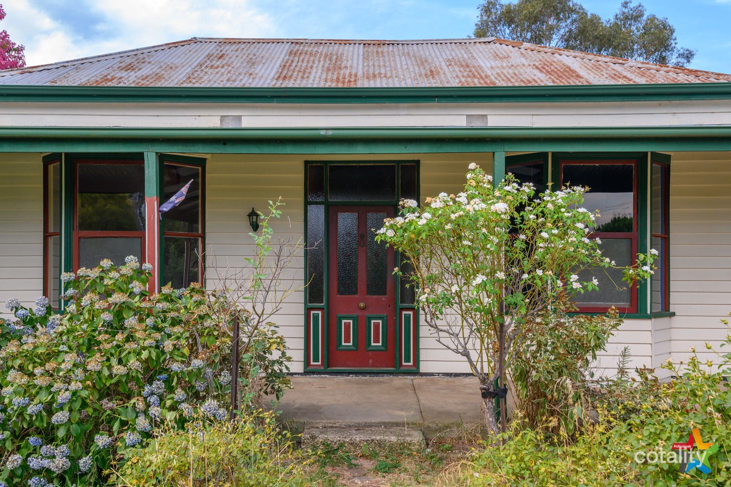 77 Kiewa East Rd, Tangambalanga, VIC 3691