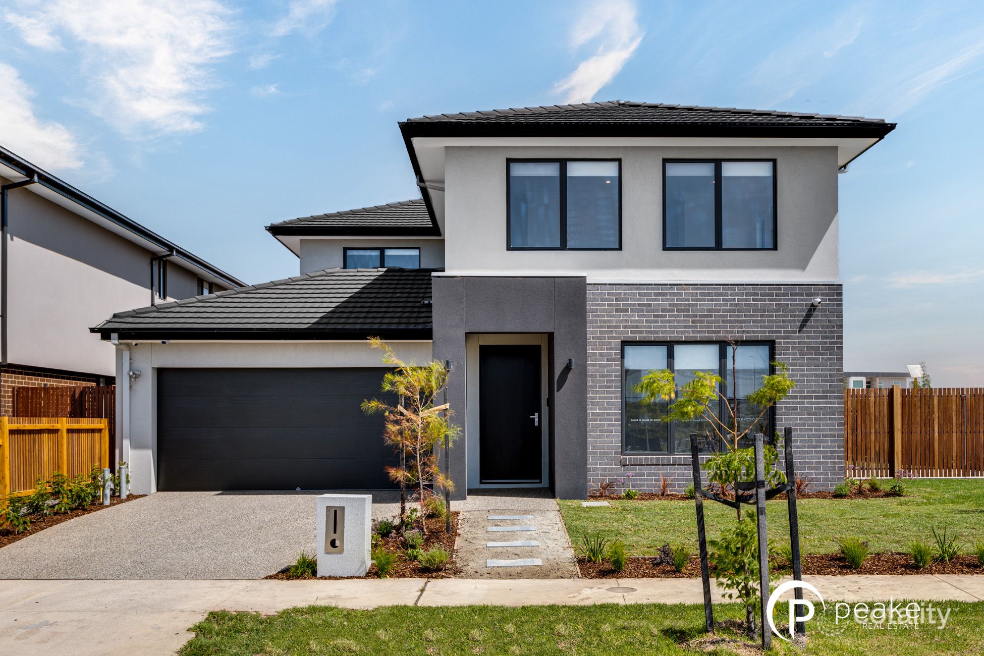 2 Woolly Pde, Clyde North, VIC 3978