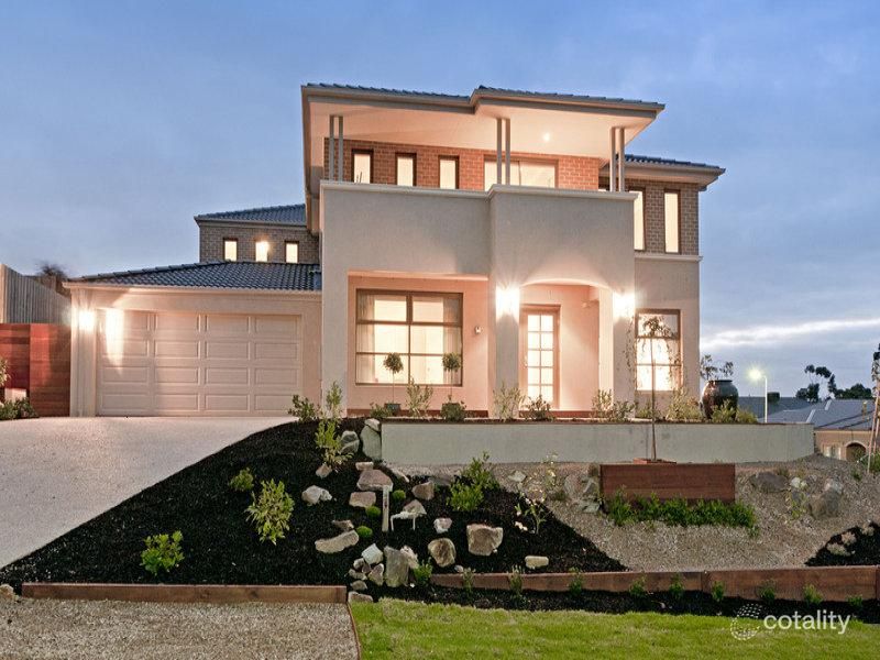 17 Empire Dr, Mooroolbark, VIC 3138