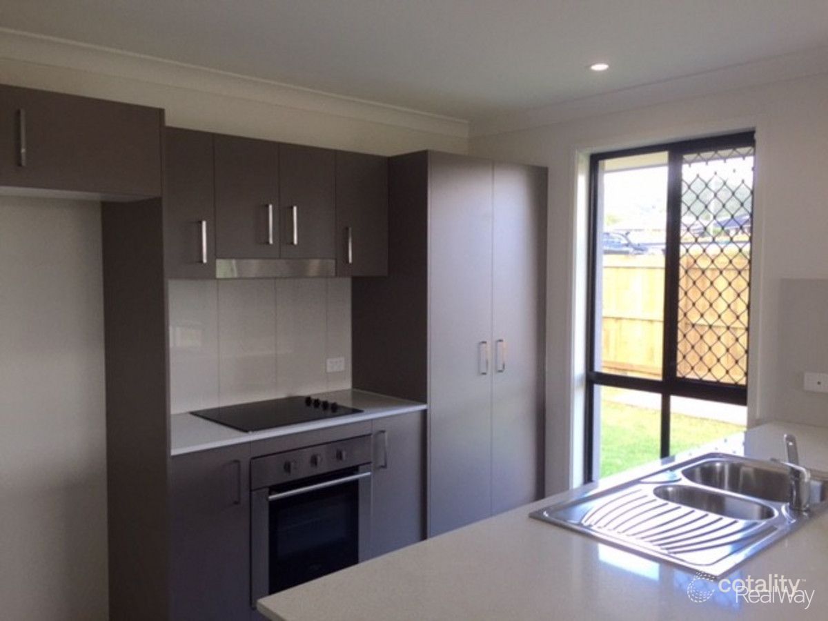 11 Maple St, Norman Gardens, QLD 4701