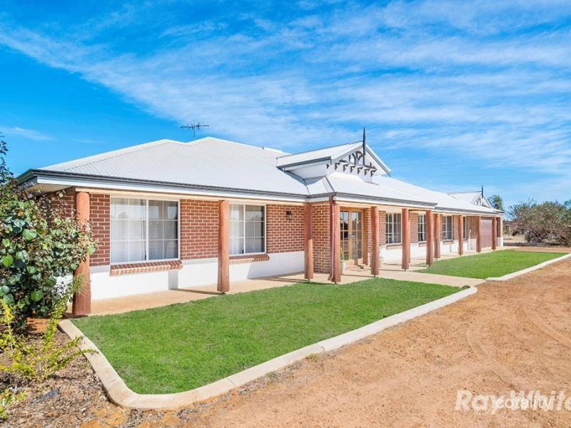 26 Eastlyn Dr, Deepdale, WA 6532