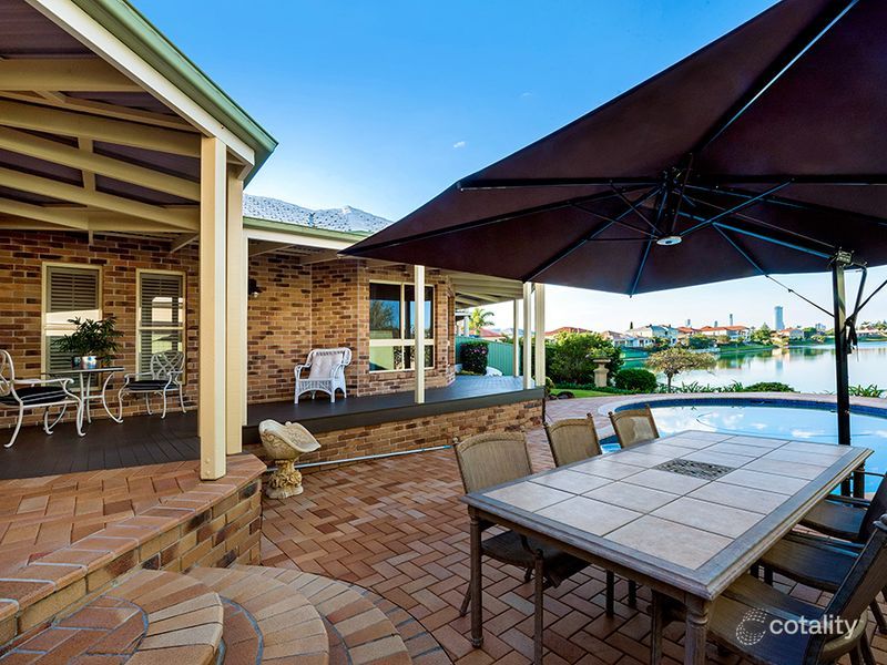 1 Lamb St, Broadbeach Waters, QLD 4218