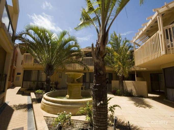 74/1 Padbury Cir, Sorrento, WA 6020