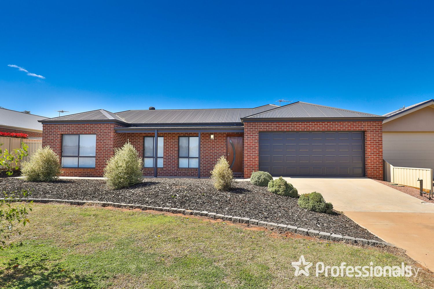 18 Dawn Ave, Gol Gol, NSW 2738