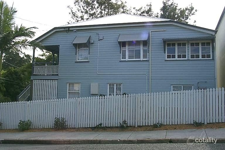 1 Fairview St, Fairfield, QLD 4103