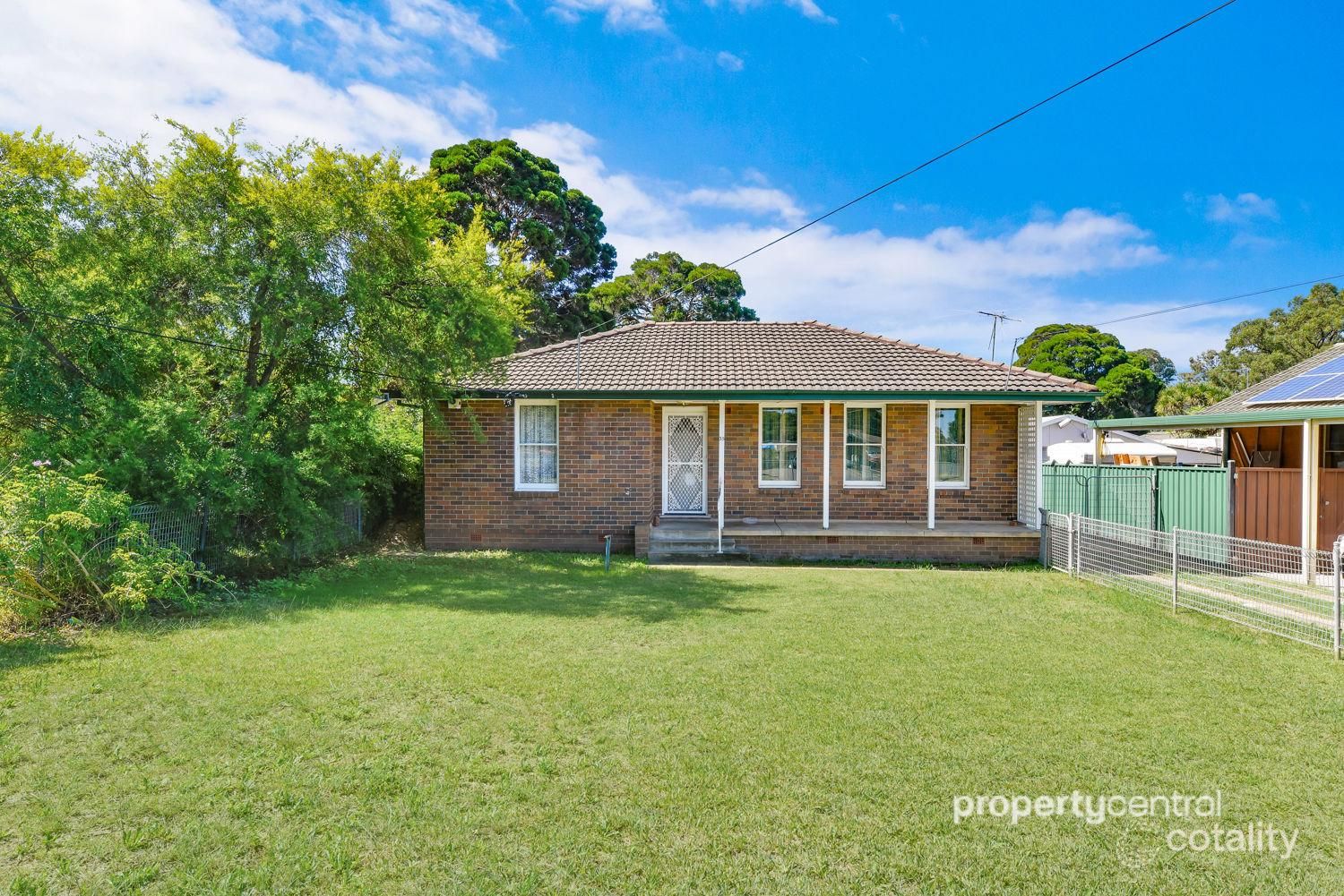 35 Lucena Cres, Lethbridge Park, NSW 2770