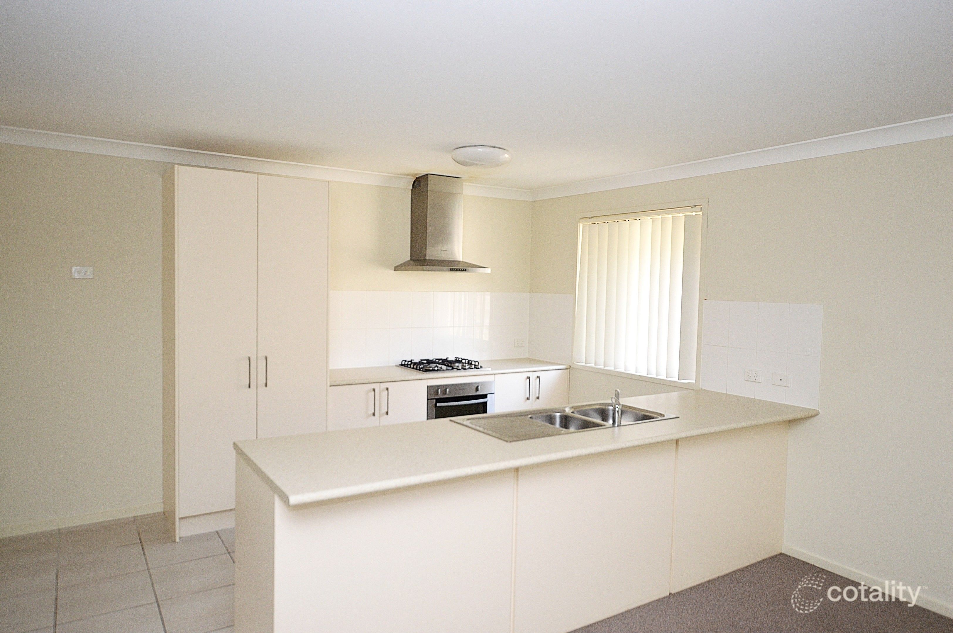 34 Hallvard Cres, Augustine Heights, QLD 4300