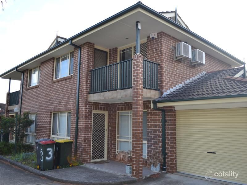 3 Third Ave, Macquarie Fields, NSW 2564