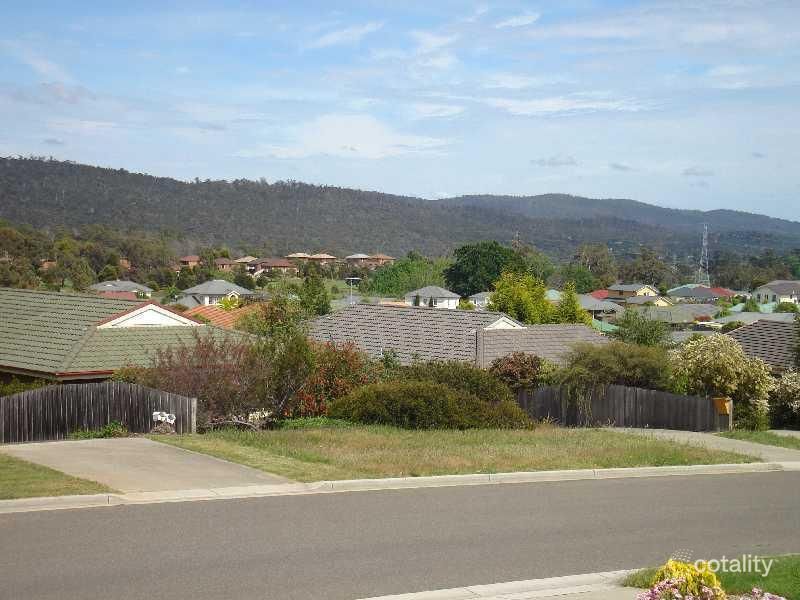 1/64 Las Vegas Dr, Prospect Vale, TAS 7250