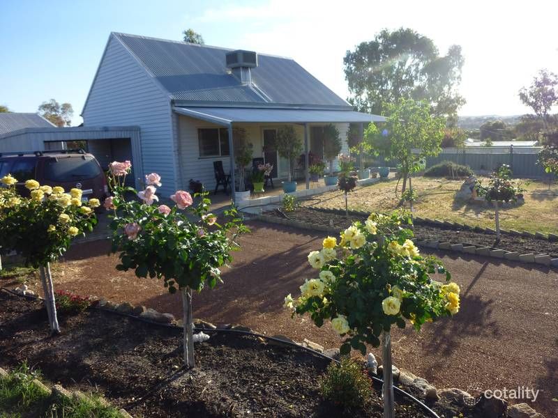 15 Radnor Rd, York, WA 6302