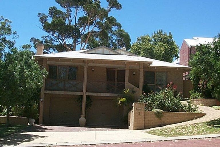 5 Rosmunde Ct, West Leederville, WA 6007