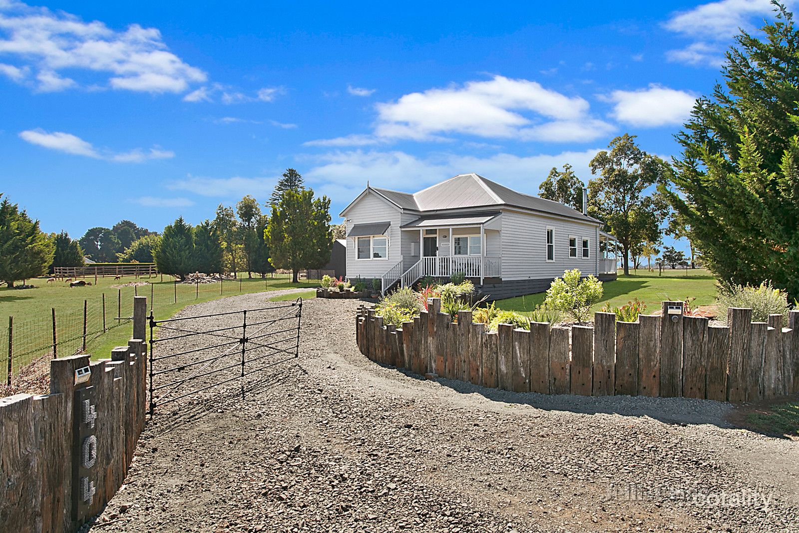 404 James Lane, Fern Hill, VIC 3458