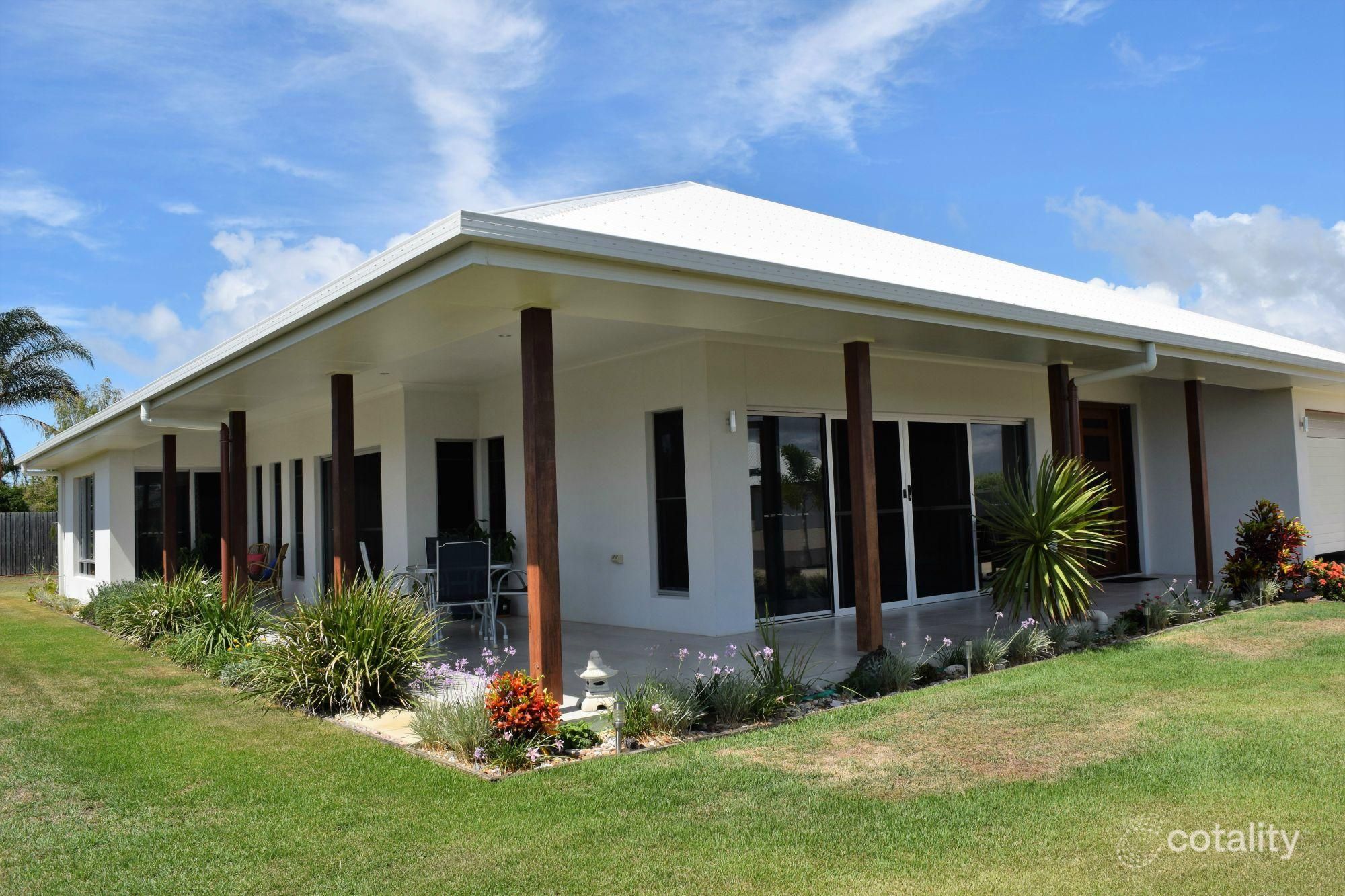 2 Tide Ct, Burnett Heads, QLD 4670