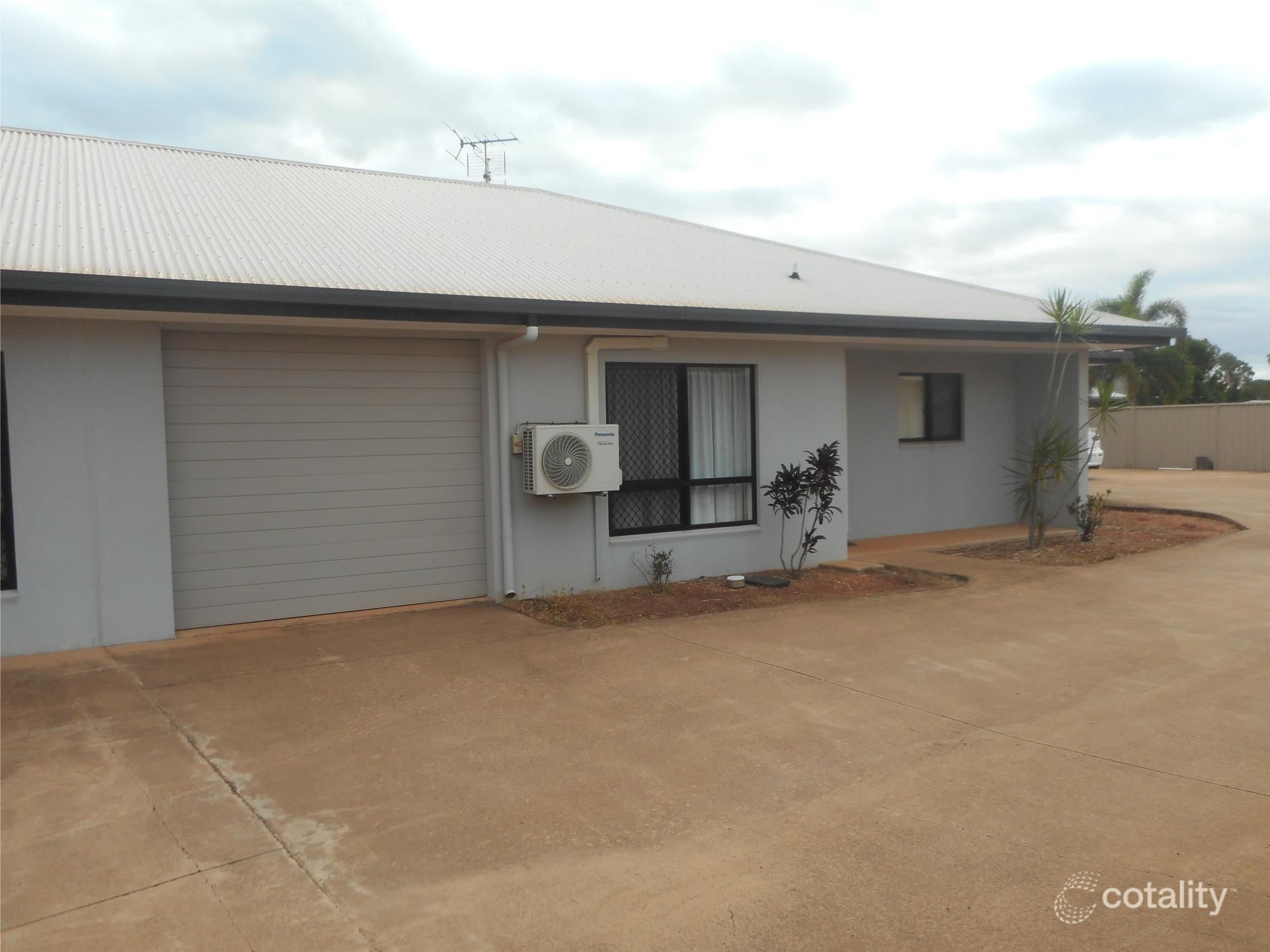 5/4 Caddy Cl, Rocky Point, QLD 4874