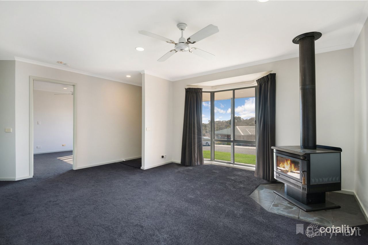 12 Proud Tce, Flora Hill, VIC 3550