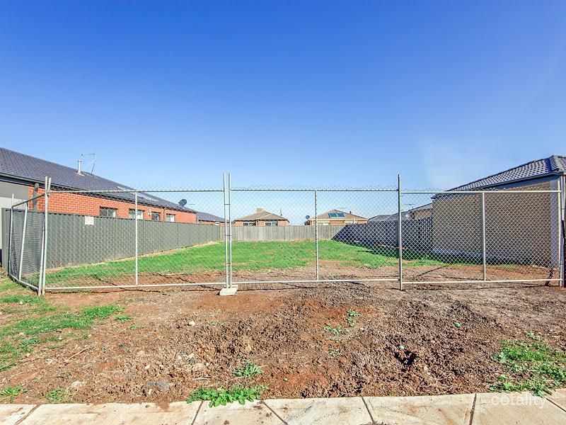 18 Lamington Dr, Tarneit, VIC 3029