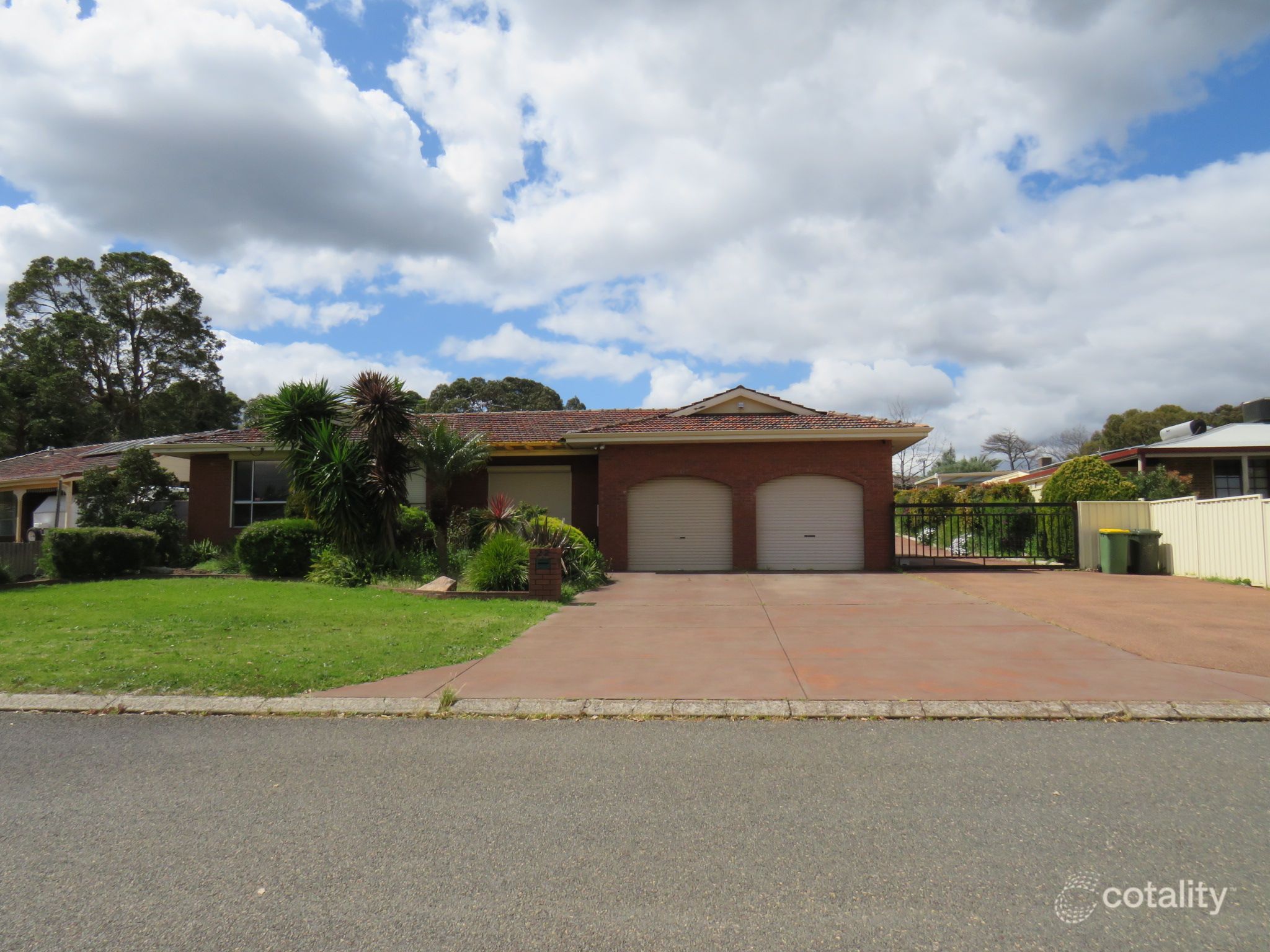 22 Ind St, Lesmurdie, WA 6076