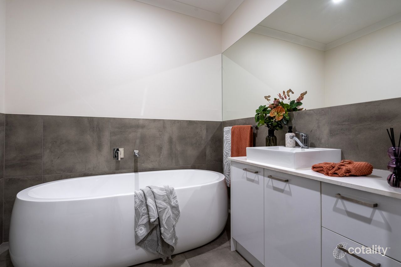28 Nebula Cres, Mickleham, VIC 3064