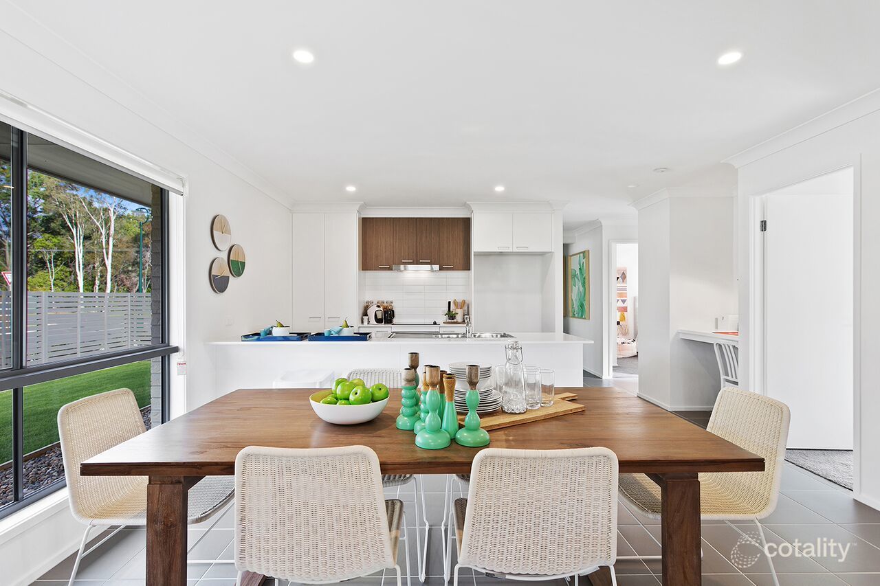 16 Franklin Ave, Park Ridge, QLD 4125