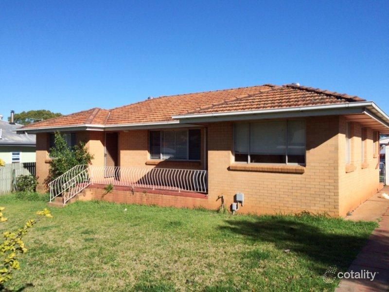3 Wellsley St, North Toowoomba, QLD 4350