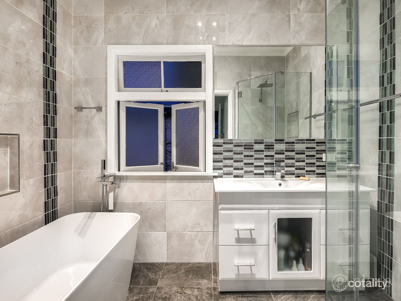 102 Albion Rd, Windsor, QLD 4030