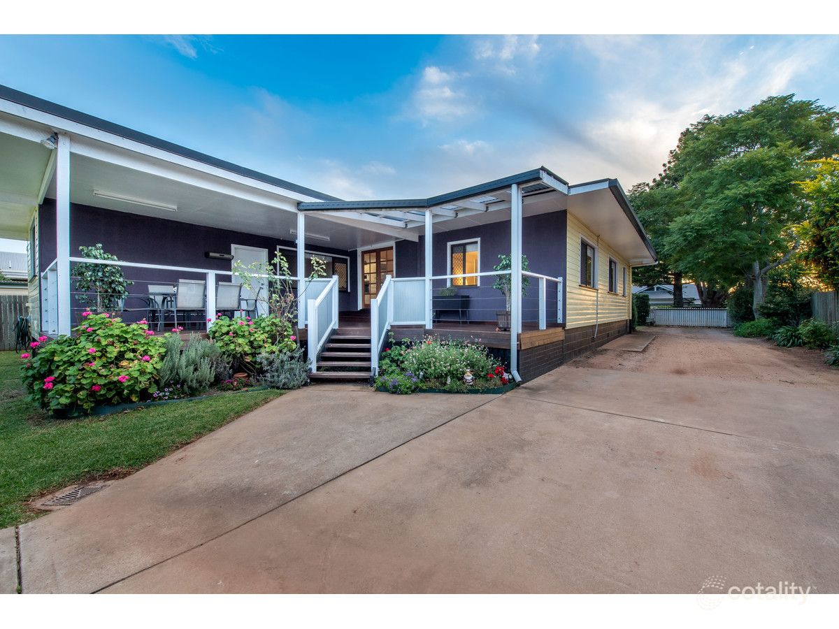 230 Geddes St, Centenary Heights, QLD 4350
